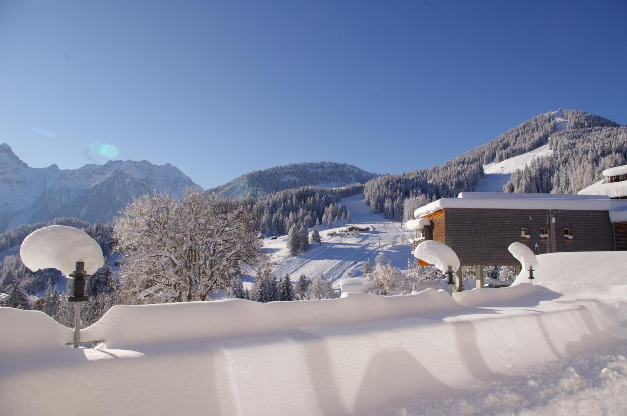 Hotel Burtschahof Buerserberg Exterior photo
