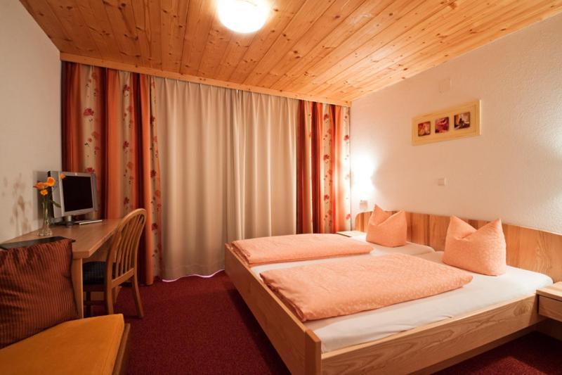 Hotel Burtschahof Buerserberg Exterior photo