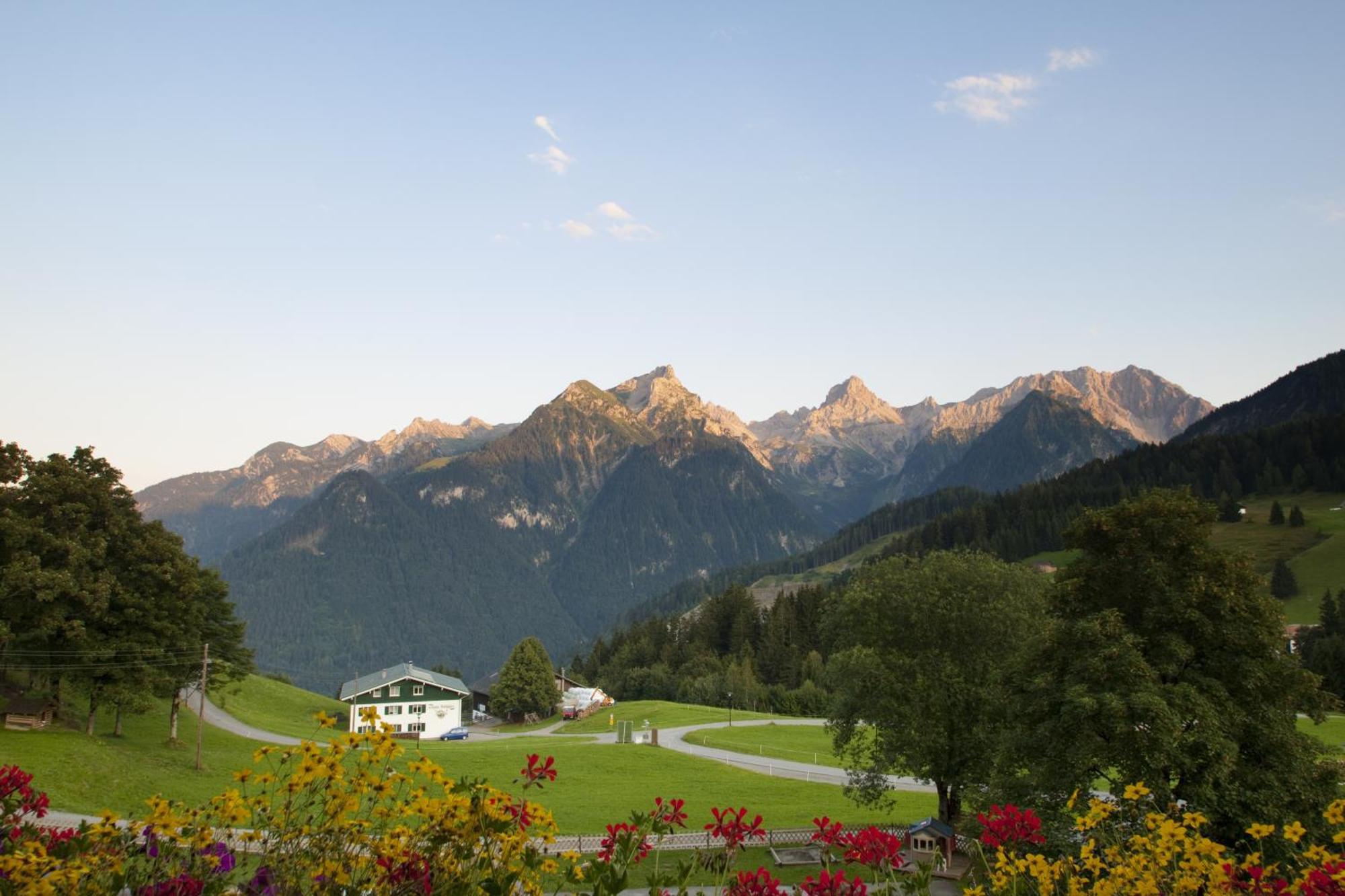 Hotel Burtschahof Buerserberg Exterior photo